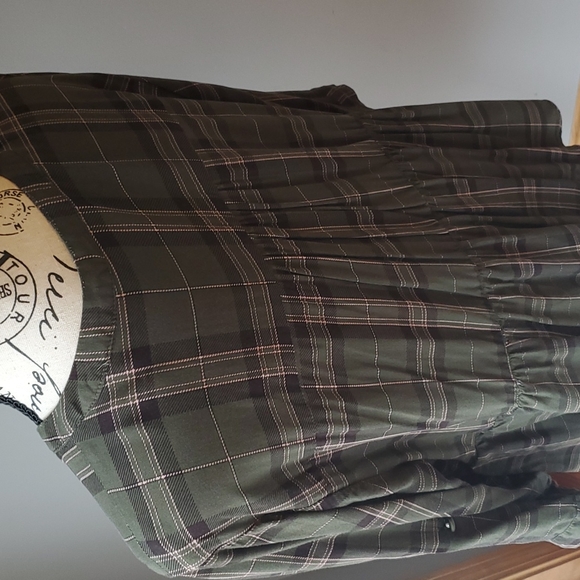 Torrid Green and Pink Plaid Top, size 2 - Picture 6 of 14